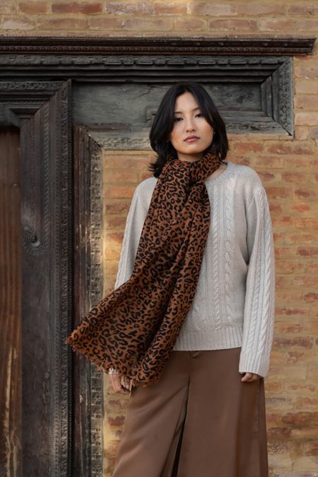 leopard-print-cashmere-scarf-flared-450x675